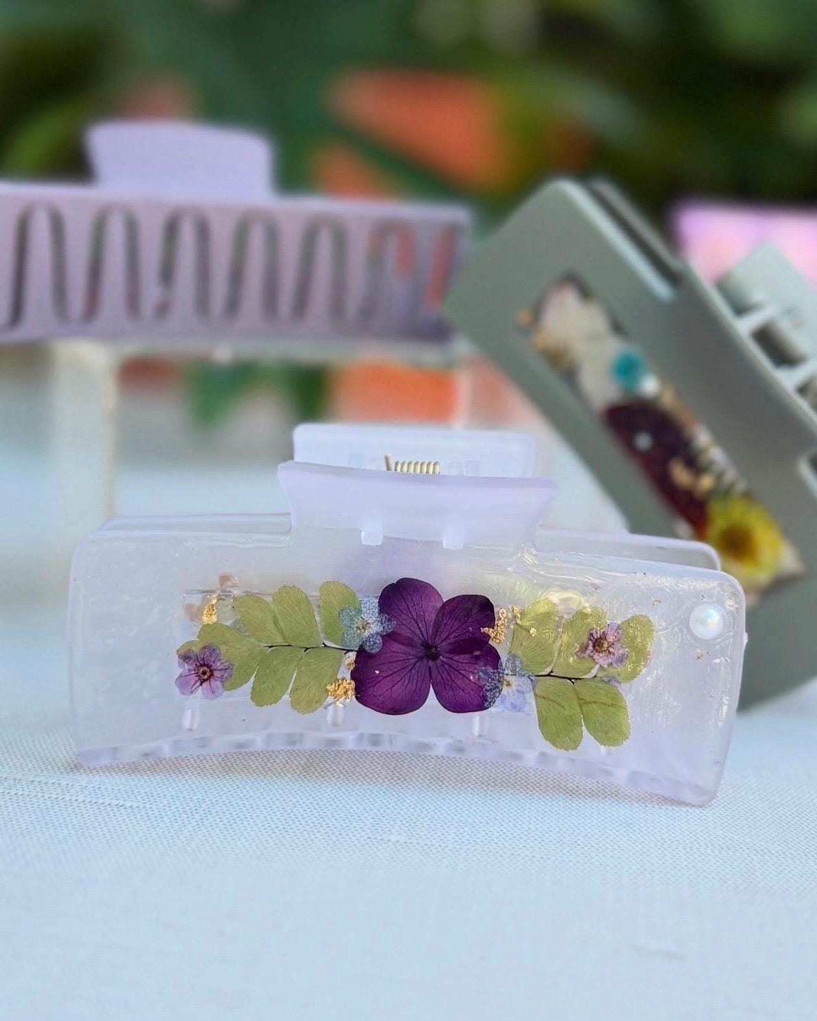 Pressed Flower Claw Clip: Handmade Resin Hair Accessory
