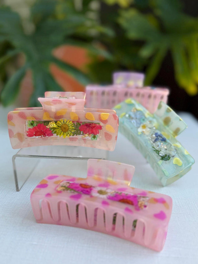 Pressed Flower Resin Claw Clip: Floral Hair Accessories