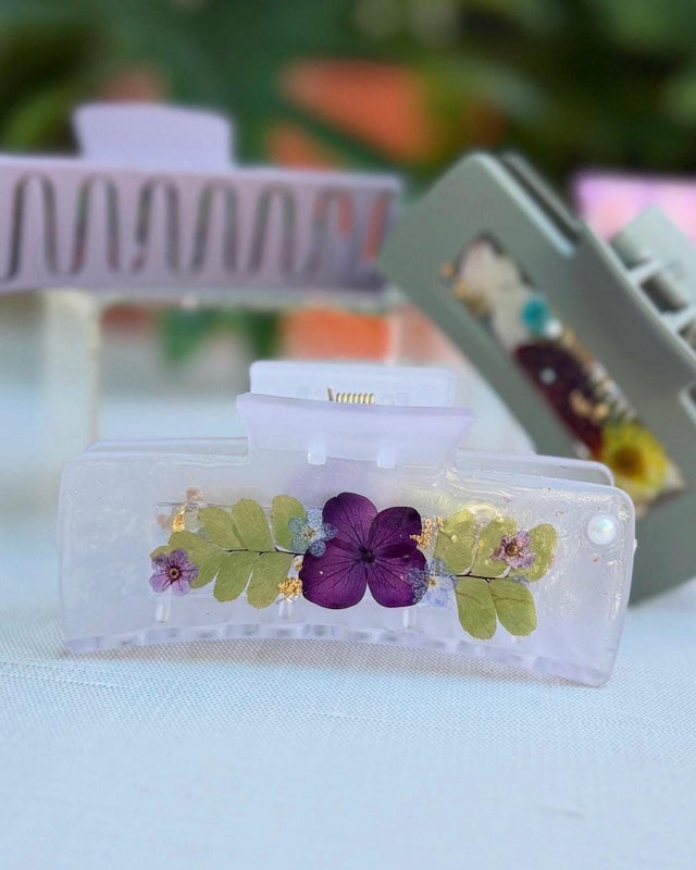 Pressed Flower Claw Clip: Handmade Resin Hair Accessory